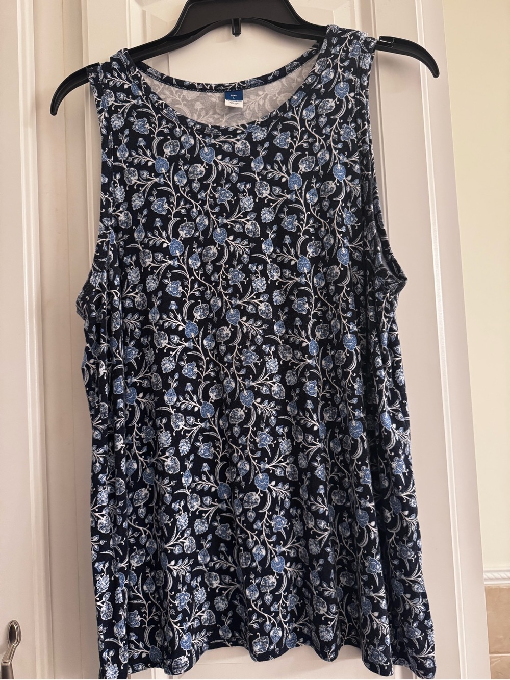 Old Navy Navy Blue Floral Sleeveless Tank Top